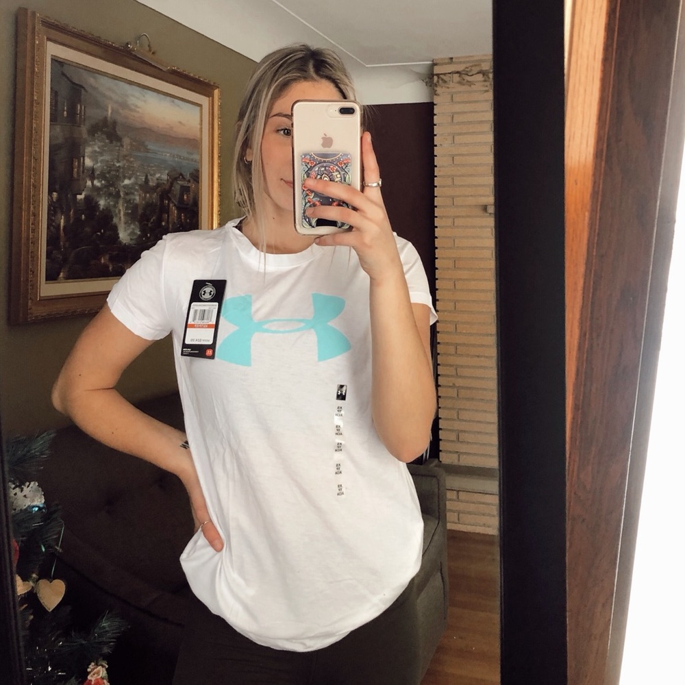 Athletic tee